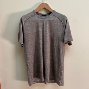 Men’s XL Lululemon Performance T-shirt